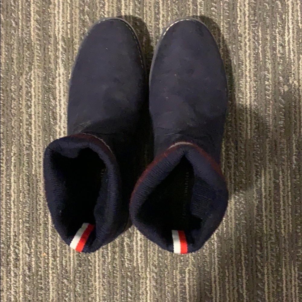 Tommy Hilfiger boots size 7
